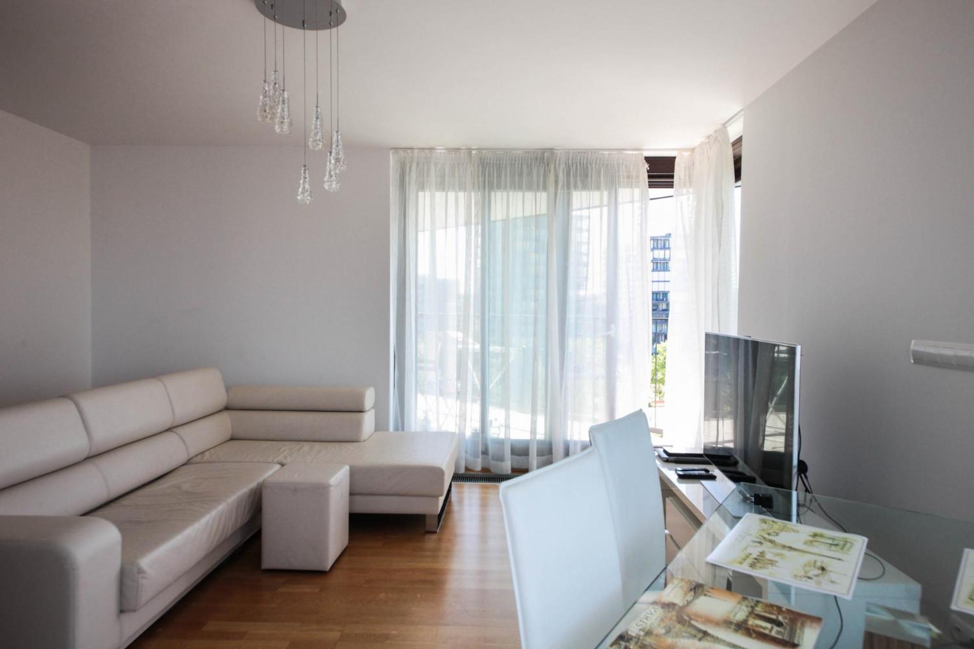 Appartamento Prostorny 3kk S Krasnou Terasou A Vnitrnim Parkem Praga